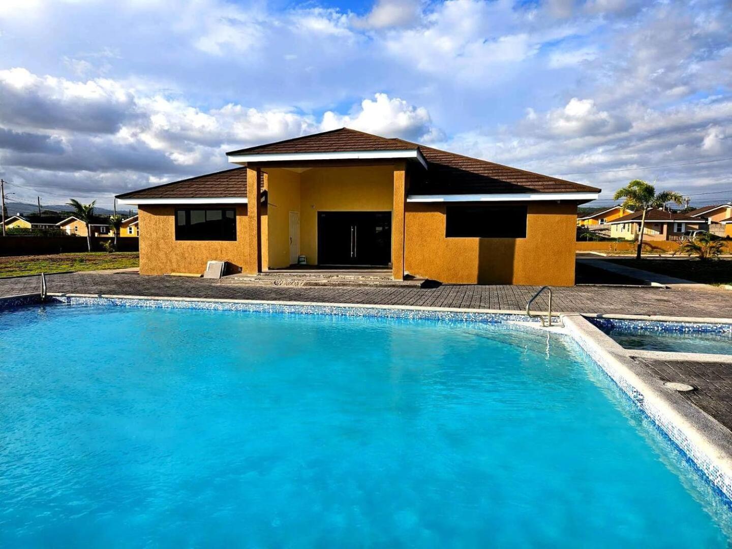 Old HarbourBellarose At Colbeck ,Gated With Pool, Stylishly Modern别墅 外观 照片